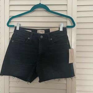 Universal Thread 4” | 0 Midi Jean Shorts